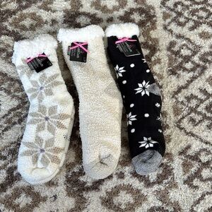 3 cuddle Dud socks